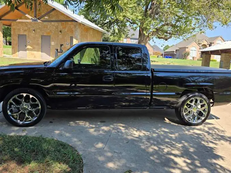 2003 Chevrolet 1500 Silverado LS — photo 2 of 8