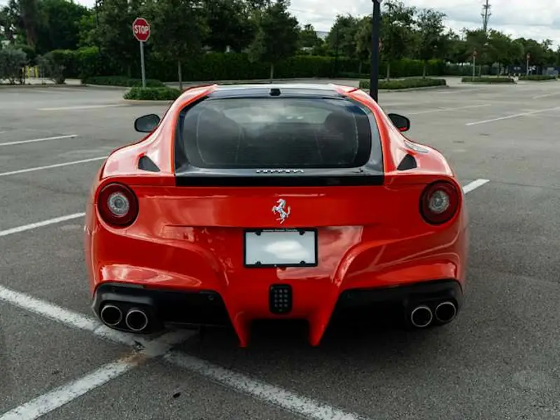 2014 Ferrari F12 — photo 5 of 8