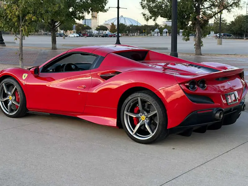 2021 Ferrari F8 Spider — photo 6 of 8