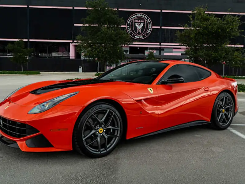 2014 Ferrari F12 — photo 1 of 8