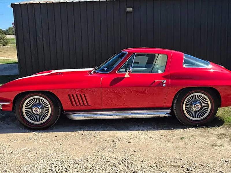 1967 Chevrolet Corvette — photo 1 of 8