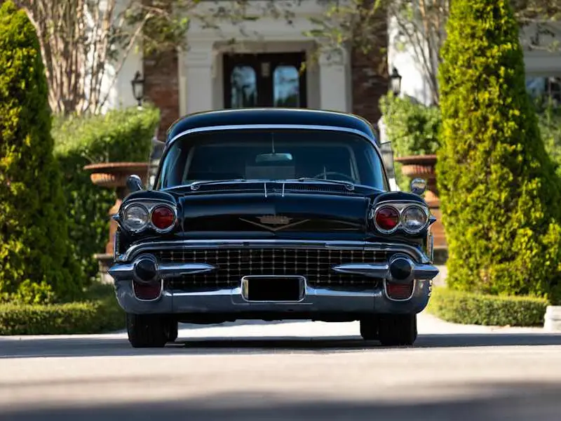1958 Cadillac Miller-Meteor Futura — photo 4 of 8