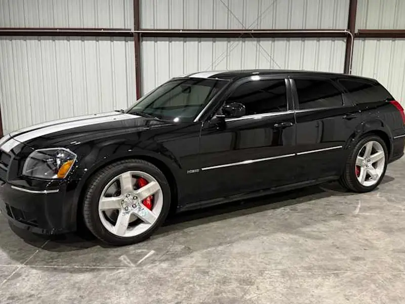 2006 Dodge Magnum SRT-8 — photo 7 of 8