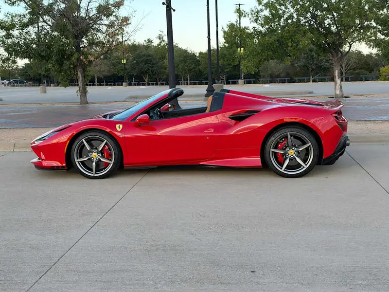 2021 Ferrari F8 Spider — photo 2 of 8