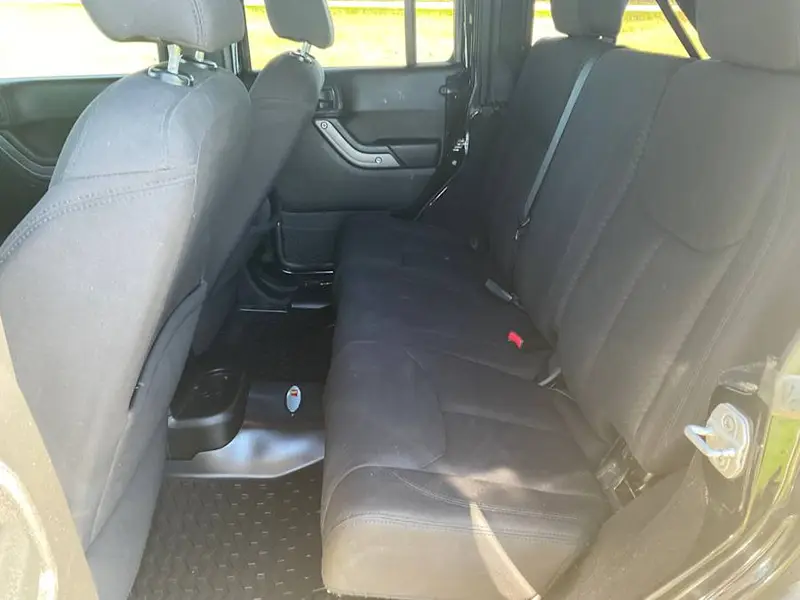 2013 Jeep Wrangler Unlimited Sport — photo 7 of 8