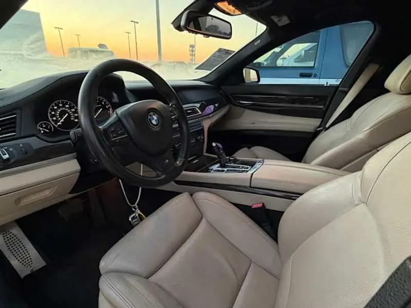 2012 BMW 750LI — photo 5 of 8