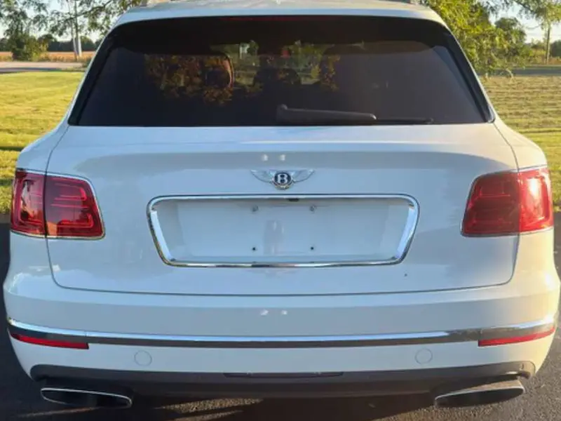2018 Bentley Bentayga — photo 4 of 5