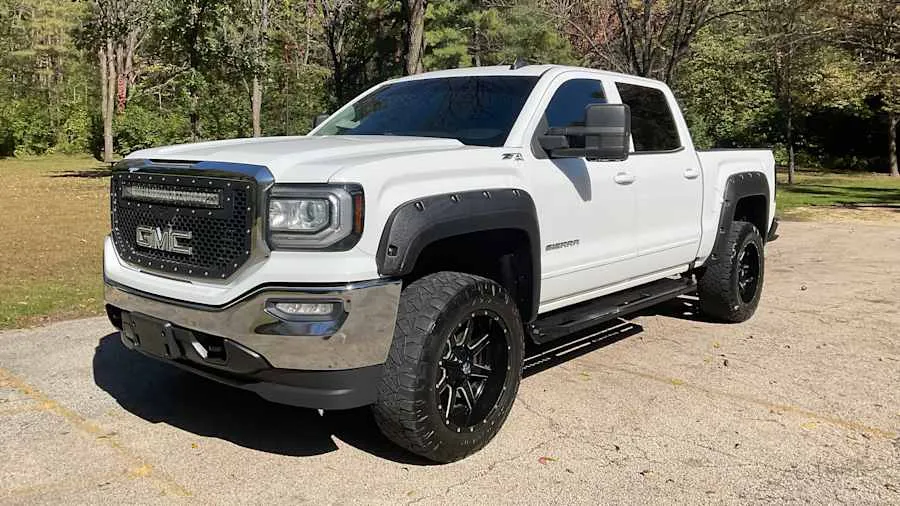 White 2017 GMC Sierra 1500 SLE Z71