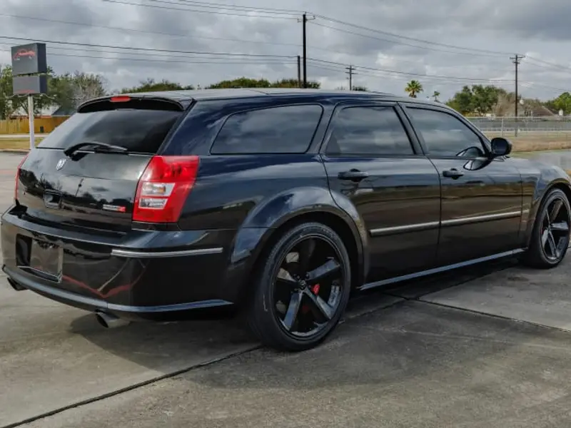 2007 Dodge Magnum SRT-8 — photo 3 of 8