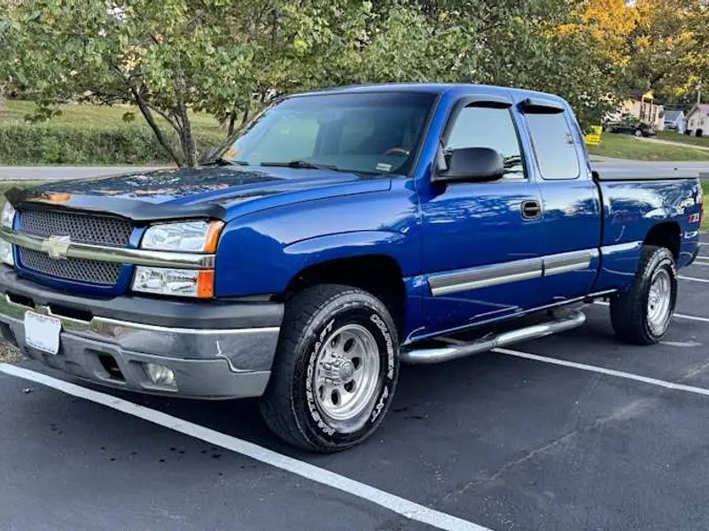 2003 Chevrolet Silverado LT — photo 1 of 8