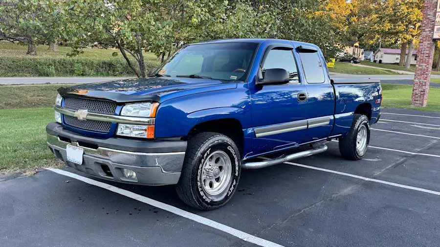 Blue 2003 Chevrolet Silverado LT
