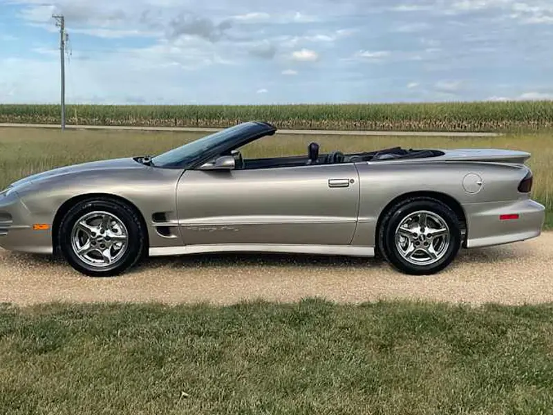 2002 Pontiac Trans Am — photo 2 of 8