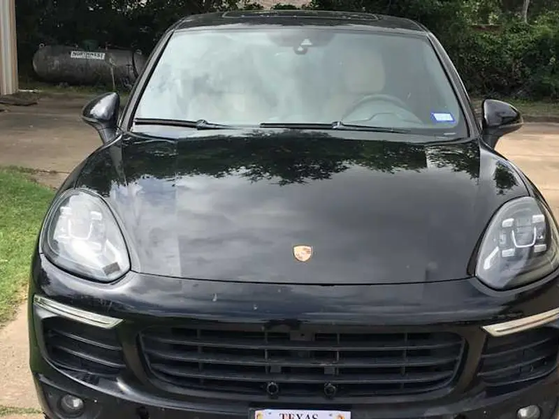 2016 Porsche Cayenne — photo 2 of 8