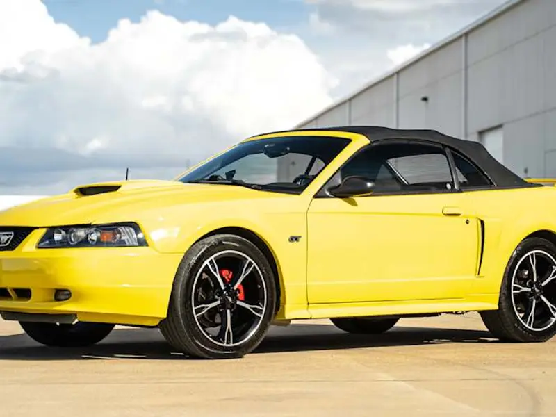 2002 Ford Mustang GT — photo 1 of 8