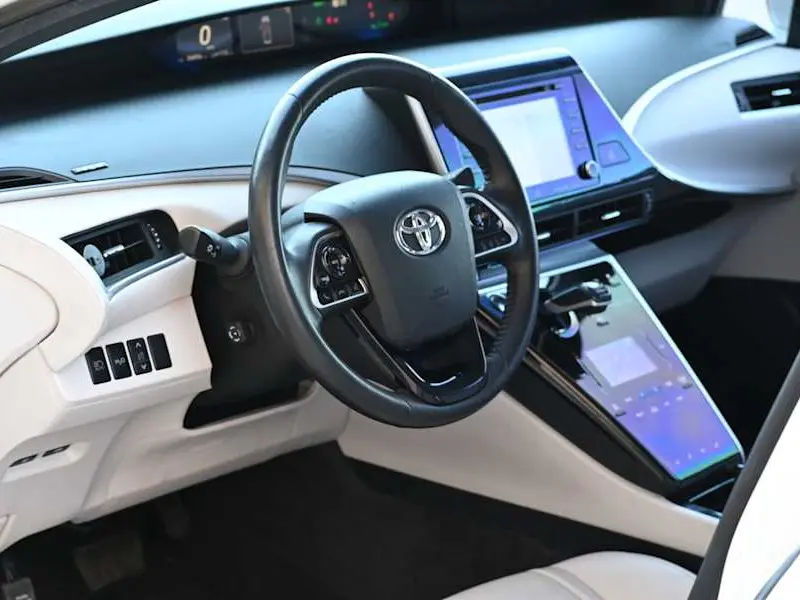 2019 Toyota Mirai — photo 8 of 8