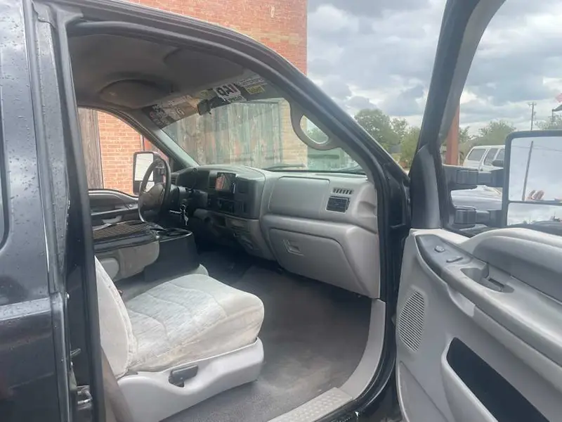 2000 Ford F-350 — photo 5 of 8