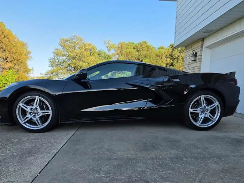 2022 Chevrolet Corvette 2LT — photo 7 of 8