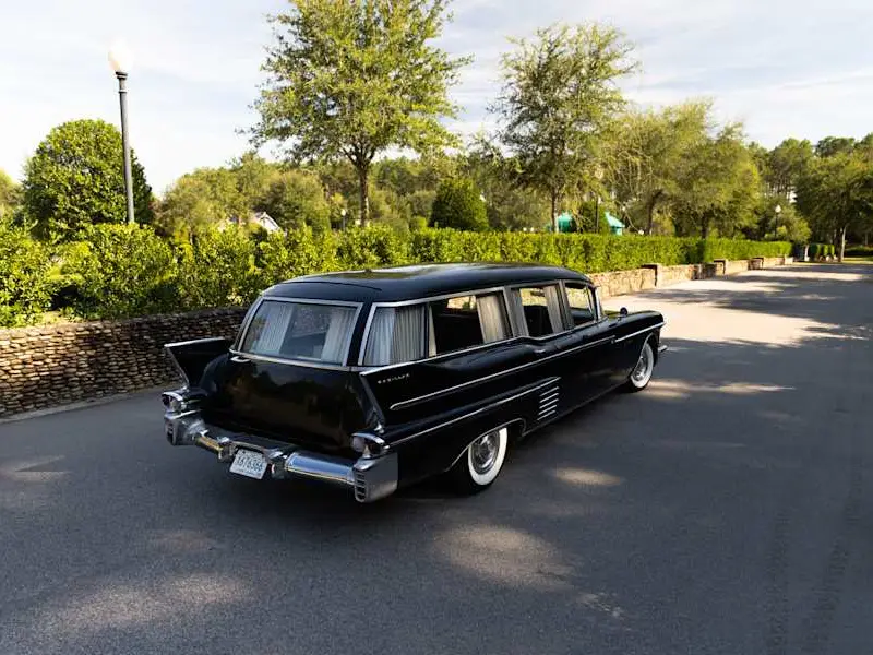1958 Cadillac Miller-Meteor Futura — photo 3 of 8