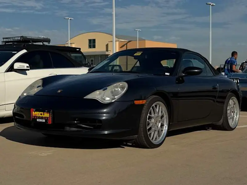 2004 Porsche 911 Carrera — photo 1 of 8