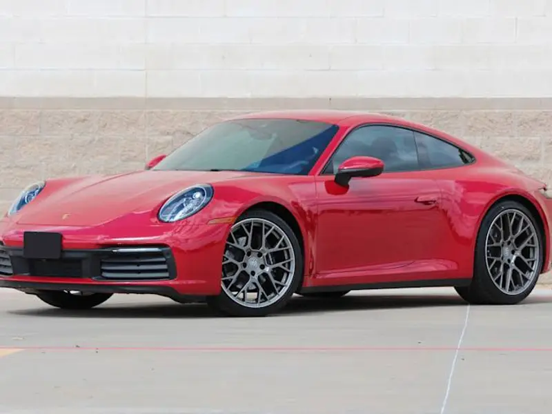 2023 Porsche 911 Carrera 4 — photo 1 of 8