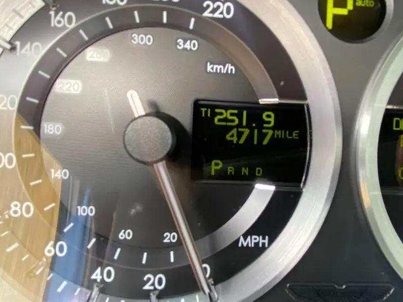 2005 Aston Martin DB9 — photo 8 of 8