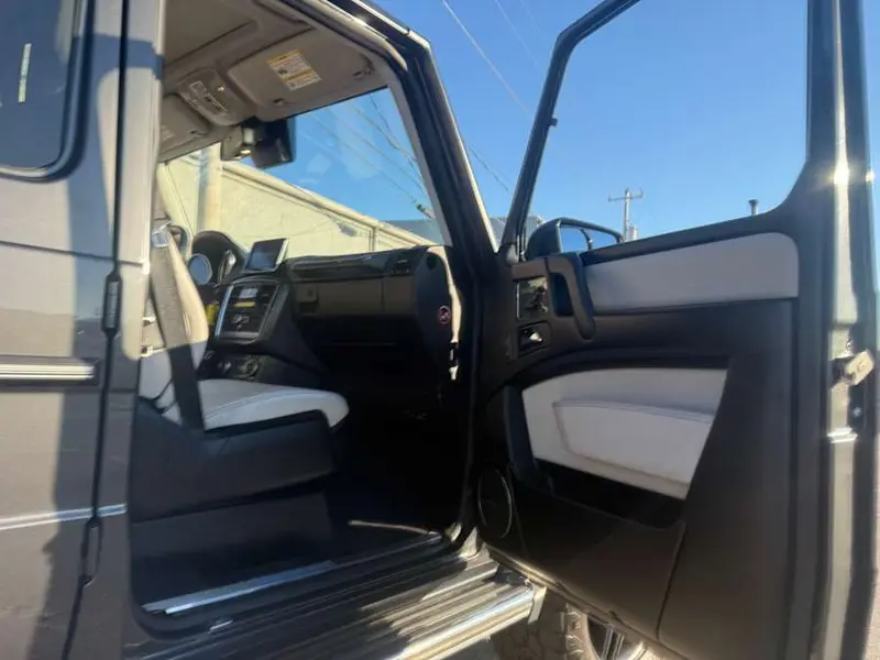 2015 Mercedes-Benz G550 — photo 7 of 8
