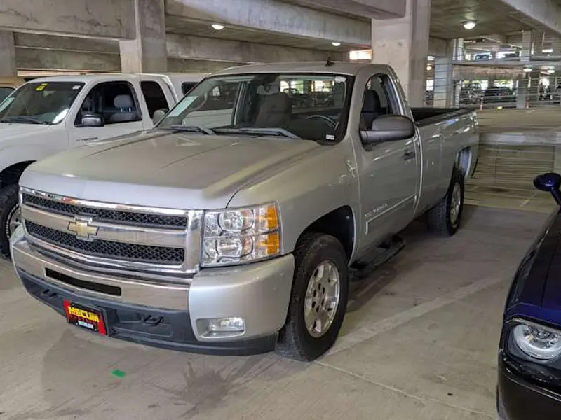 2011 Chevrolet Silverado — photo 1 of 8