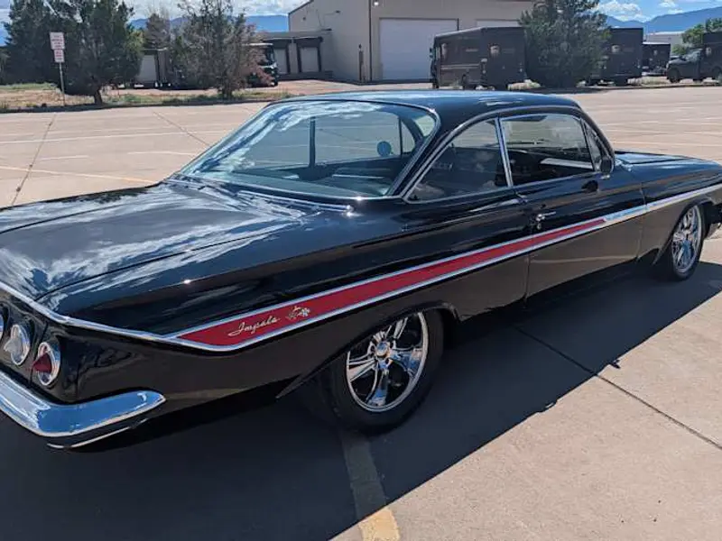 1961 Chevrolet Impala SS — photo 3 of 8