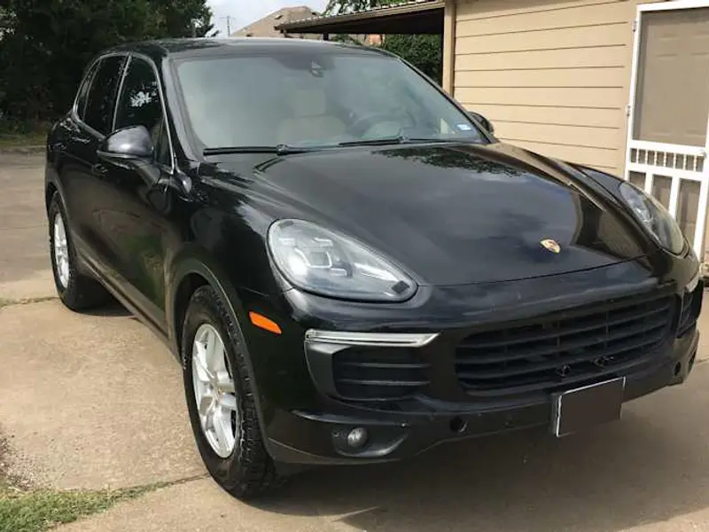 2016 Porsche Cayenne — photo 6 of 8