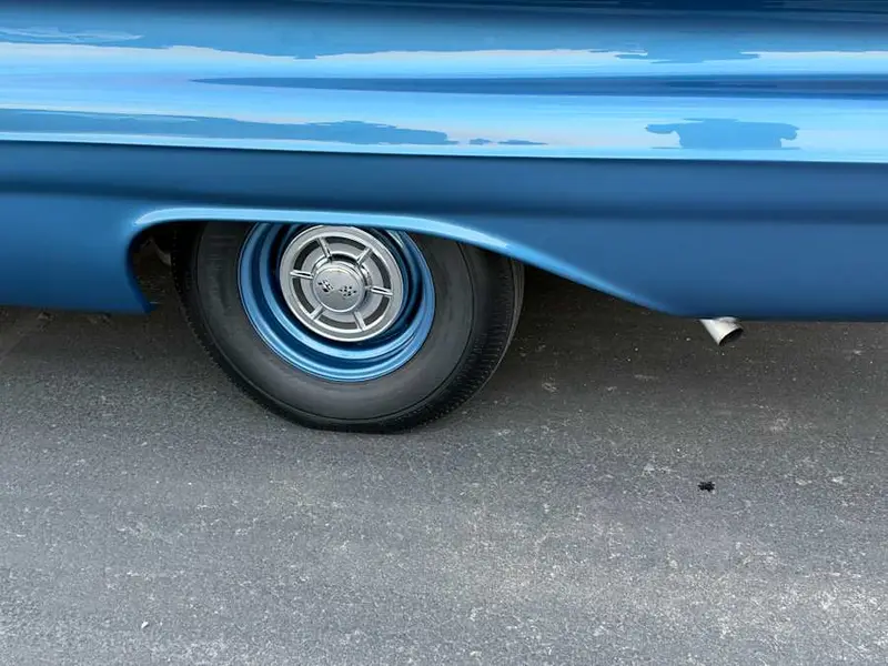 1960 Chevrolet Biscayne — photo 4 of 8