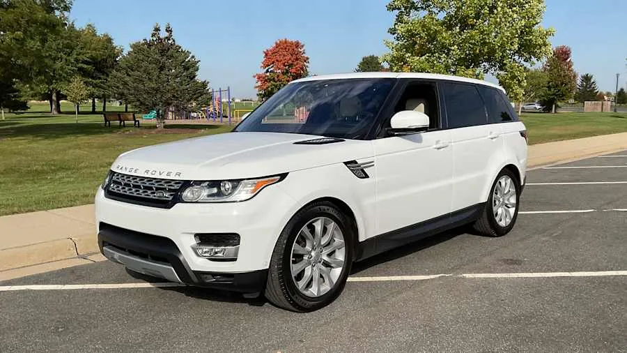 White 2017 Land Rover Range Rover Sport HSE