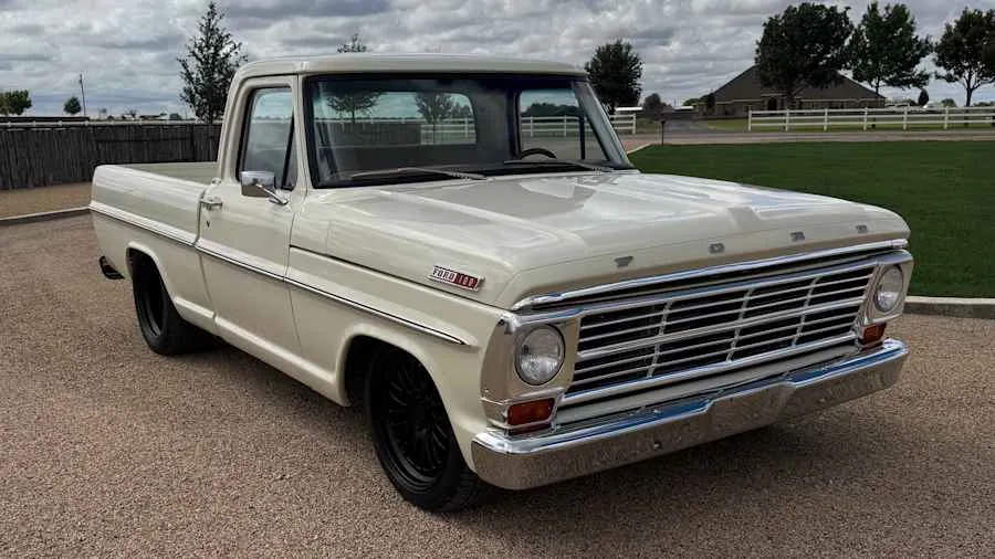 Wimbledon White 1967 Ford F-100 Custom
