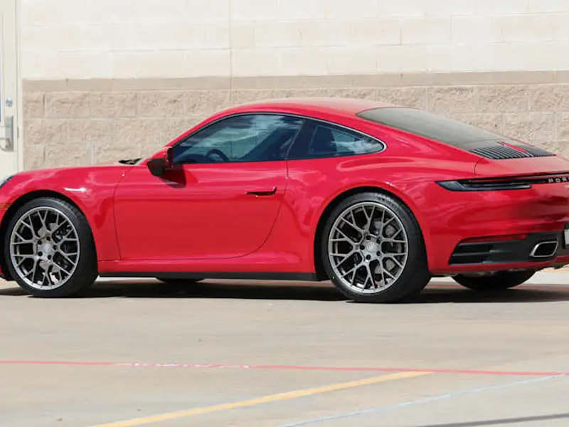 2023 Porsche 911 Carrera 4 — photo 7 of 8