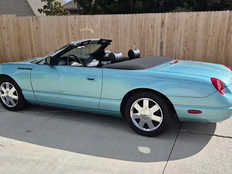 2002 Ford Thunderbird — photo 2 of 8