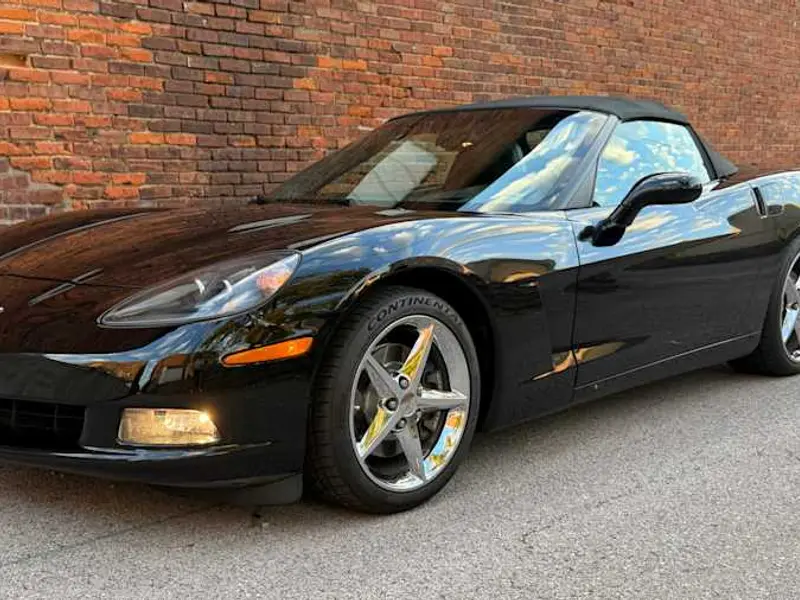 2013 Chevrolet Corvette — photo 1 of 8