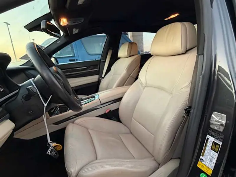 2012 BMW 750LI — photo 6 of 8