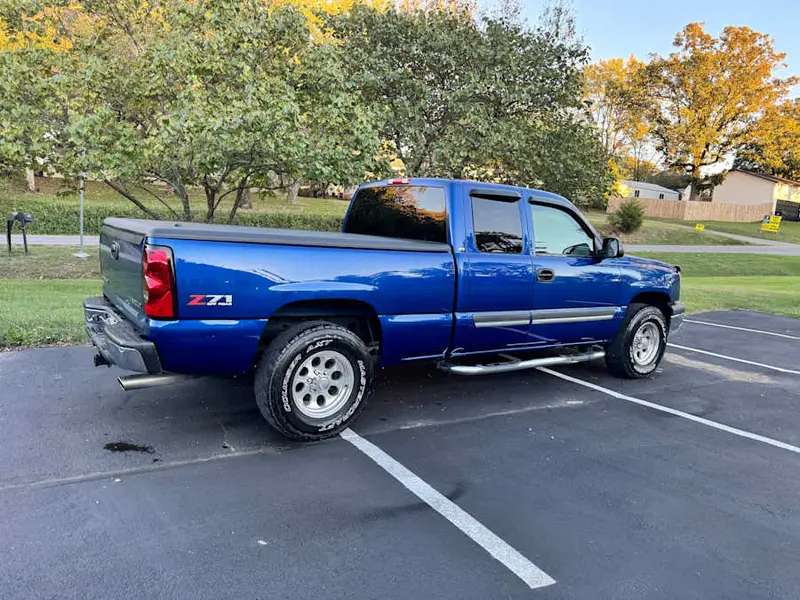 2003 Chevrolet Silverado LT — photo 7 of 8