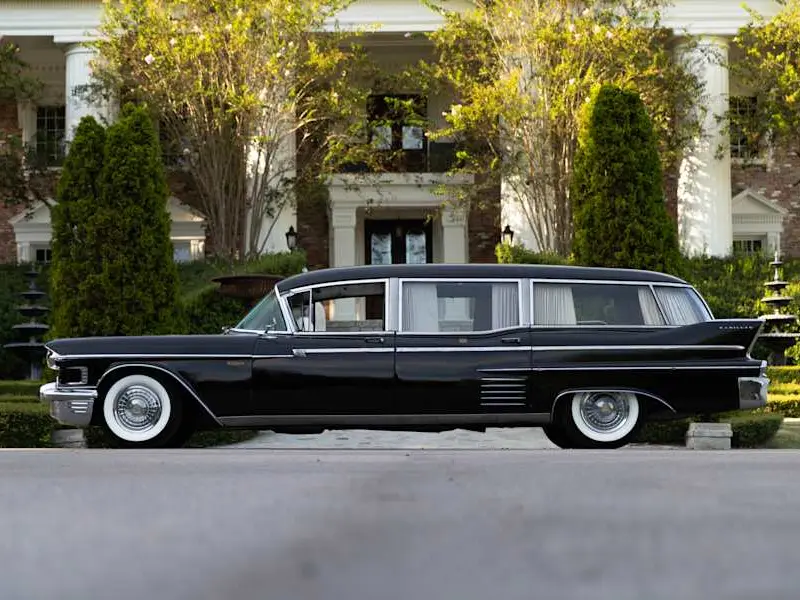 1958 Cadillac Miller-Meteor Futura — photo 2 of 8