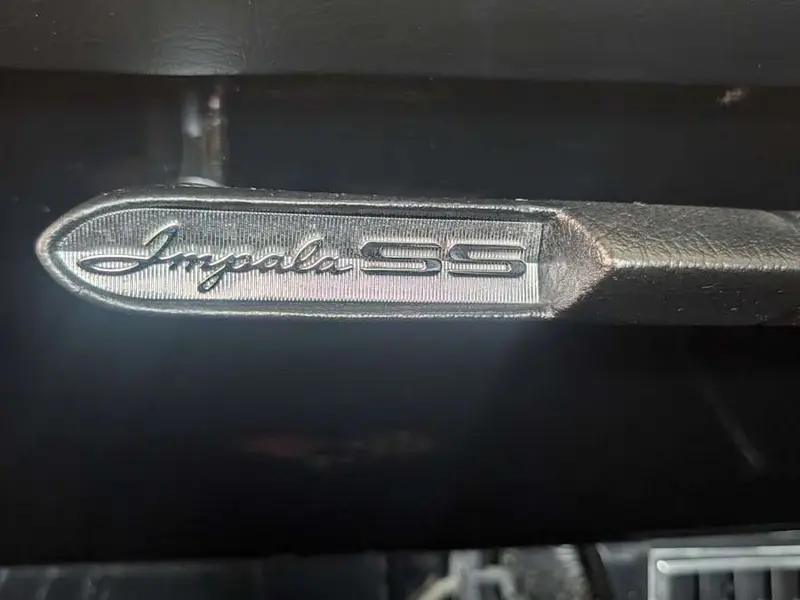 1961 Chevrolet Impala SS — photo 8 of 8