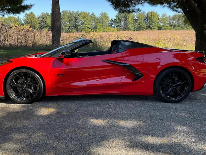 2023 Chevrolet Corvette 2LT — photo 2 of 8