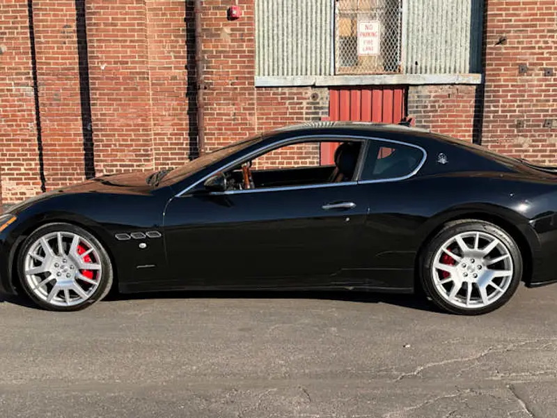 2009 Maserati Granturismo S — photo 2 of 8