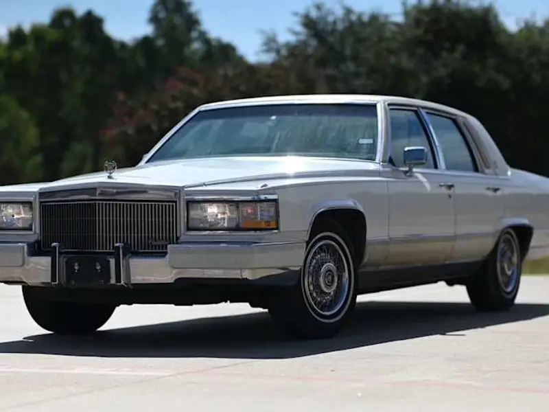 1991 Cadillac Brougham d'Elegance — photo 1 of 8