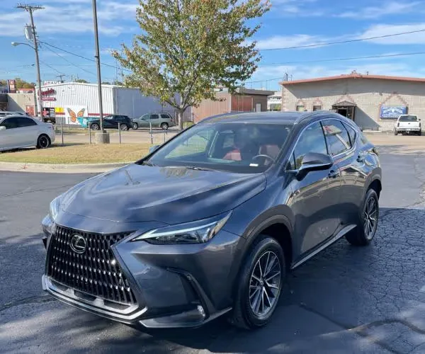 A Lexus NX 350