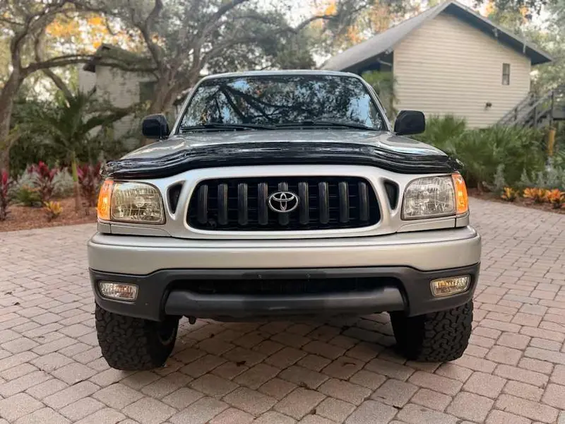 2003 Toyota Tacoma SR5 — photo 4 of 8
