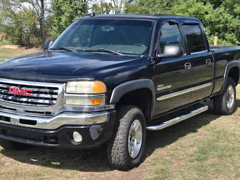 2004 GMC Sierra 2500HD SLE — photo 4 of 8