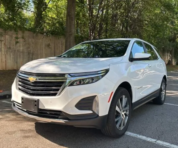 A white 2022 Chevrolet Equinox in a parking lot