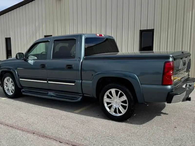 2006 Chevrolet Silverado 1500 — photo 3 of 8