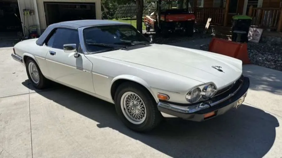 White 1989 Jaguar XJS