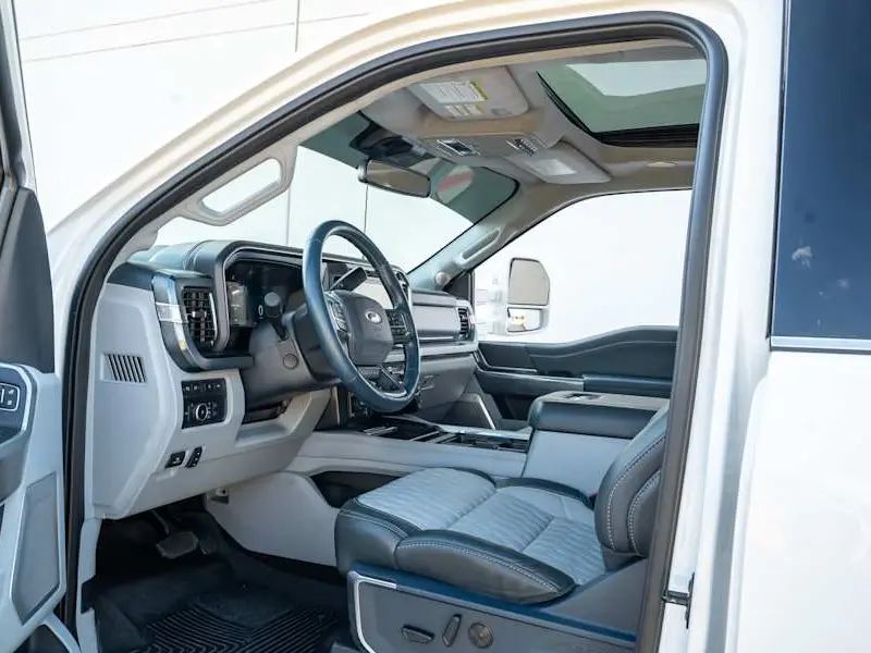 2024 Ford F-250 Custom — photo 6 of 8