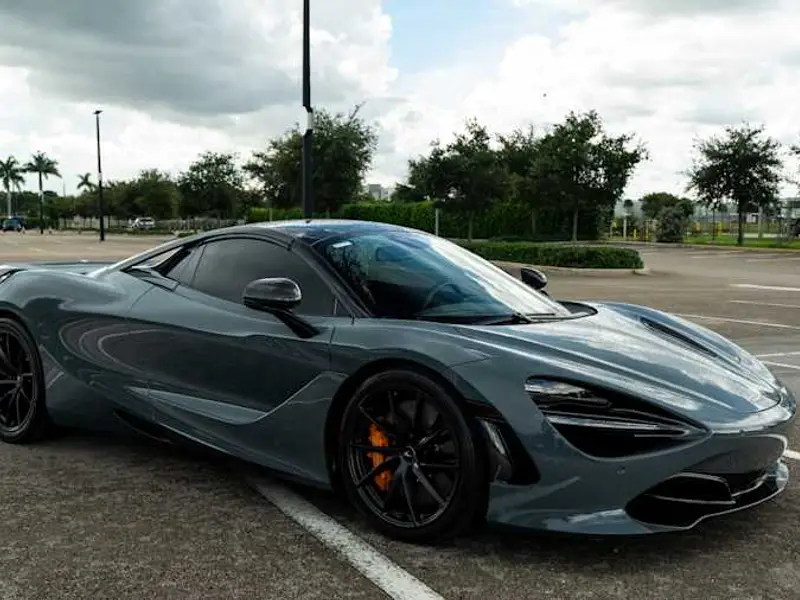 2023 McLaren 720S — photo 6 of 8